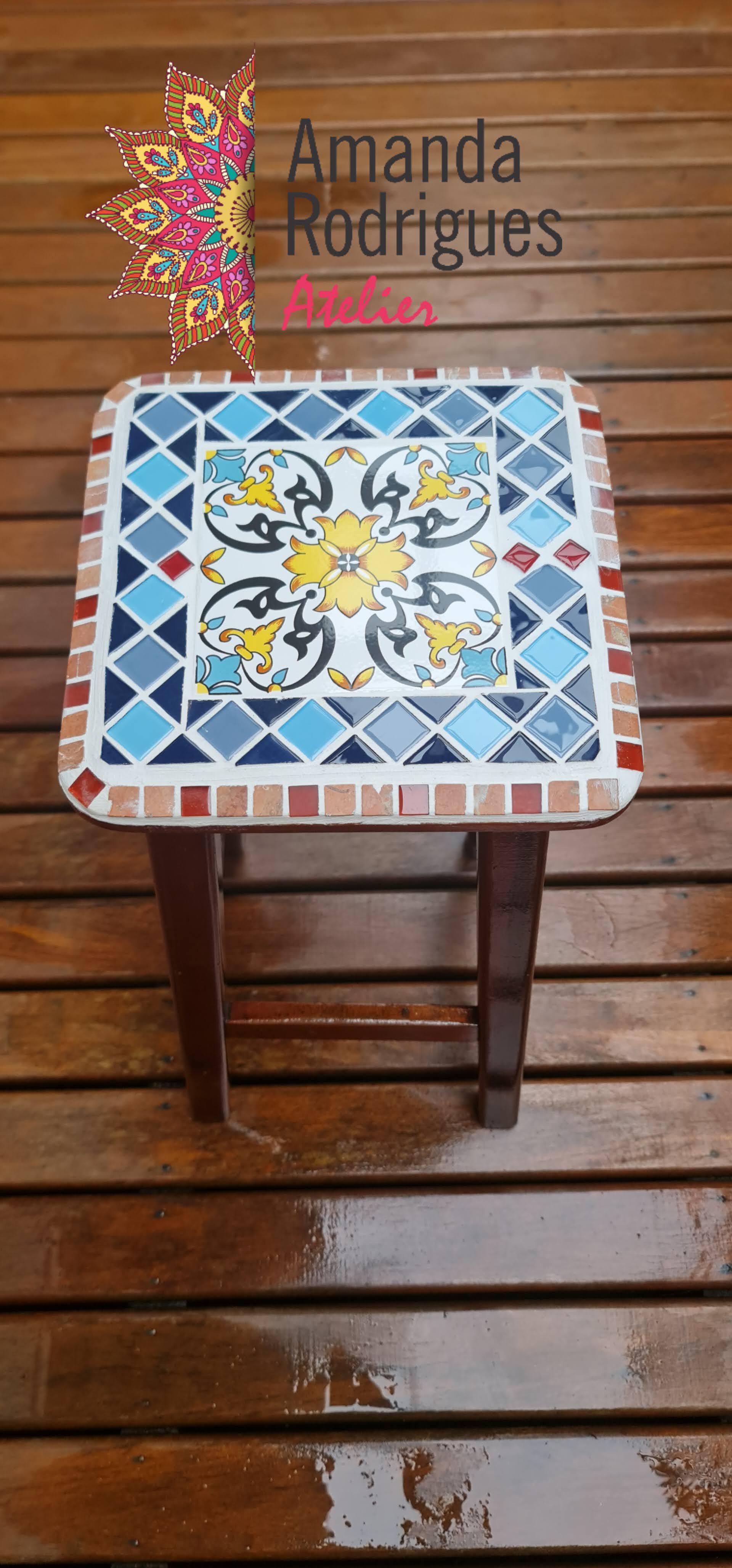Banqueta em mosaico